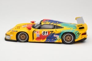 Porsche 911 GT1 #1 D. Rohr / R. Pilgrim / A. McNish 1997 UT Models 1:18 39724 Metal - imagem 4 de 8