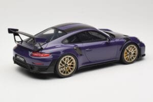 Porsche 911 GT2 RS 991.2 Ultraviolet GT Spirit 1:18 GT926 Resina - imagem 2 de 6