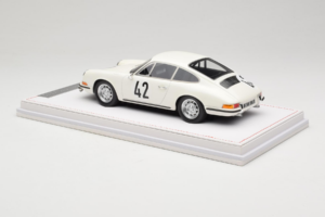 Porsche 911 S #42 R. Buchet / H. Linge Auguste Veuillet 24 Hours of Le Mans Class Winner 1967 IVY 1:18 REMC006 Resina - imagem 5 de 6
