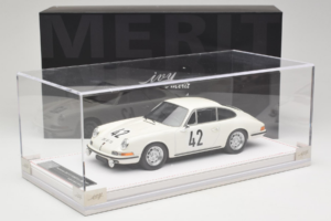 Porsche 911 S #42 R. Buchet / H. Linge Auguste Veuillet 24 Hours of Le Mans Class Winner 1967 IVY 1:18 REMC006 Resina - imagem 6 de 6