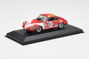 Porsche 911 S #82 Team Kremer Racing 1000km ADAC Neuhaus Class Winner 1971 Minichamps 1:43 400716882 Metal - imagem 2 de 4