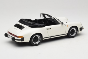 Porsche 911 SC Cabriolet Branco Minichamps 1:18 100063031 Metal - imagem 3 de 8