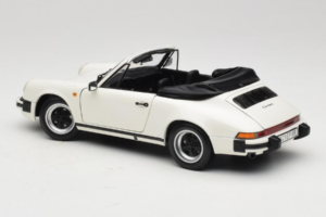 Porsche 911 SC Cabriolet Branco Minichamps 1:18 100063031 Metal - imagem 7 de 8
