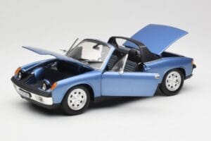 Porsche 914 Azul Revell 1:18 08975 Metal - imagem 2 de 8