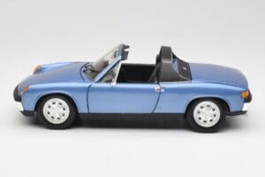 Porsche 914 Azul Revell 1:18 08975 Metal - imagem 4 de 8