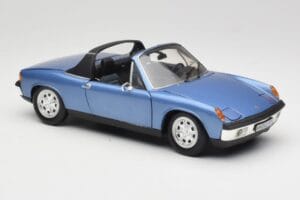 Porsche 914 Azul Revell 1:18 08975 Metal - imagem 6 de 8