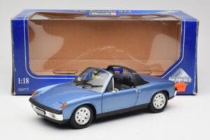 Porsche 914 Azul Revell 1:18 08975 Metal - imagem 8 de 8