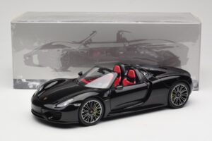 Porsche 918 Spyder Basalto Preto Metálico Minichamps 1:18 110062431 Metal - imagem 8 de 8