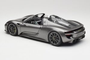 Porsche 918 Spyder Liquid Metal Prata Minichamps 1:18 110062430 Metal - imagem 7 de 8