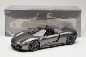 Porsche 918 Spyder Liquid Metal Prata Minichamps 1:18 110062430 Metal - imagem 8 de 8