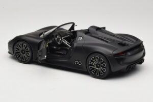 Porsche 918 Spyder Matte Black Minichamps 1:18 110060031 Metal - imagem 5 de 8
