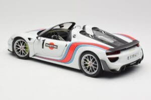 Porsche 918 Spyder Weissach Package Martini Minichamps 1:18 110062440 Metal - imagem 7 de 8