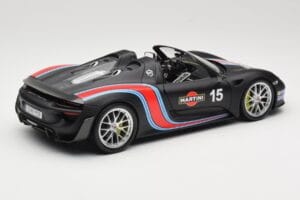 Porsche 918 Spyder Weissach Package Matt Black With Martini Stripes Minichamps 1:18 110062445 Metal - imagem 3 de 8