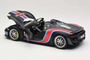 Porsche 918 Spyder Weissach Package Matt Black With Martini Stripes Minichamps 1:18 110062445 Metal - imagem 5 de 8