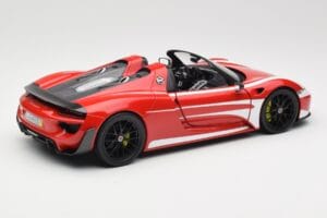 Porsche 918 Spyder Weissach Package Vermelho & Listas Brancas Minichamps 1:18 110062442 Metal - imagem 4 de 9
