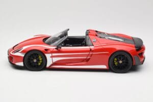 Porsche 918 Spyder Weissach Package Vermelho & Listas Brancas Minichamps 1:18 110062442 Metal - imagem 5 de 9