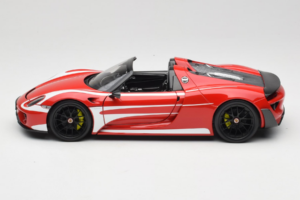 Porsche 918 Spyder Weissach Package Riscas Vermelho Branco Minichamps 1:18 110062442-O1 Metal - imagem 4 de 8