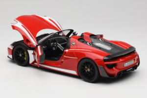 Porsche 918 Spyder Weissach Package Riscas Vermelho Branco Minichamps 1:18 110062442-O1 Metal - imagem 5 de 8
