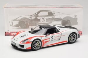 Porsche 918 Spyder Weissach Package Salzburg Minichamps 1:18 110062441 Metal - imagem 8 de 8