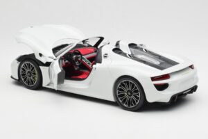 Porsche 918 Spyder Branco Minichamps 1:18 110062436 Metal - imagem 5 de 8
