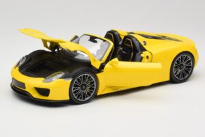 Porsche 918 Spyder Amarelo Minichamps 1:18 110062434 Metal - imagem 2 de 8