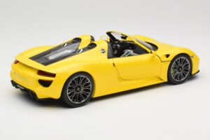 Porsche 918 Spyder Amarelo Minichamps 1:18 110062434 Metal - imagem 3 de 8