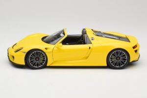 Porsche 918 Spyder Amarelo Minichamps 1:18 110062434 Metal - imagem 4 de 8