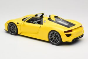 Porsche 918 Spyder Amarelo Minichamps 1:18 110062434 Metal - imagem 7 de 8