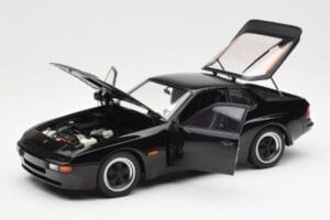 Porsche 924 Carrera GT Preto AUTOart 1:18 78001 Metal - imagem 2 de 8