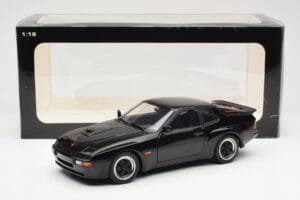 Porsche 924 Carrera GT Preto AUTOart 1:18 78001 Metal - imagem 8 de 8