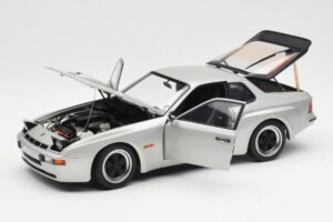 Porsche 924 Carrera GT Diamond Prata AUTOart 1:18 78002 Metal - imagem 2 de 8
