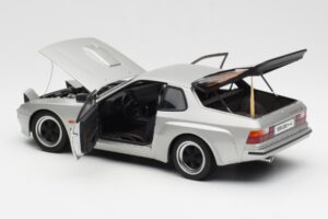 Porsche 924 Carrera GT Diamond Prata AUTOart 1:18 78002 Metal - imagem 5 de 8