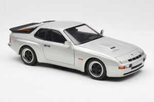 Porsche 924 Carrera GT Diamond Prata AUTOart 1:18 78002 Metal - imagem 6 de 8