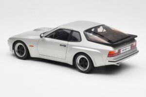Porsche 924 Carrera GT Diamond Prata AUTOart 1:18 78002 Metal - imagem 7 de 8