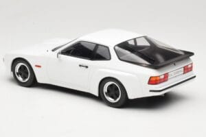 Porsche 924 Carrera GT Branco MCG 1:18 MCG18197 Metal - imagem 5 de 6