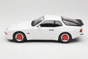 Porsche 924 Carrera GT Branco & Jantes Vermelhas MCG 1:18 MCG18303 Metal - imagem 3 de 6