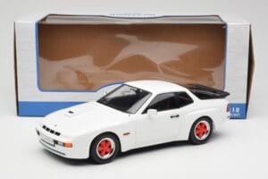 Porsche 924 Carrera GT Branco & Jantes Vermelhas MCG 1:18 MCG18303 Metal - imagem 6 de 6