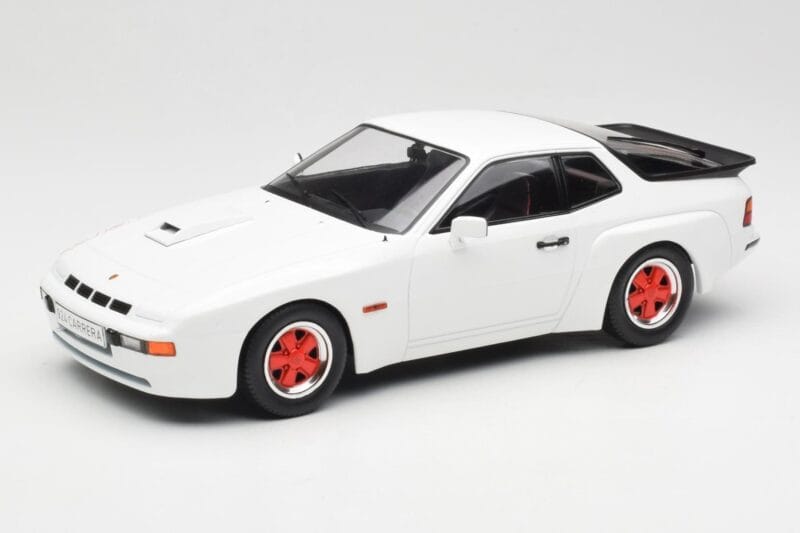 Porsche 924 Carrera GT Branco & Jantes Vermelhas MCG 1:18 MCG18303 Metal