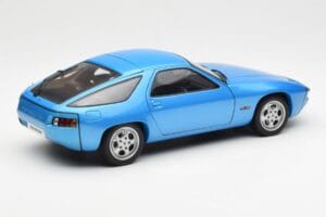 Porsche 928 Azul AUTOart 1:18 77901 Metal - imagem 3 de 8