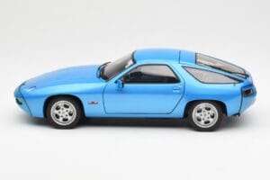 Porsche 928 Azul AUTOart 1:18 77901 Metal - imagem 4 de 8