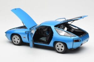 Porsche 928 Azul AUTOart 1:18 77901 Metal - imagem 5 de 8