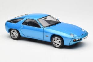 Porsche 928 Azul AUTOart 1:18 77901 Metal - imagem 6 de 8