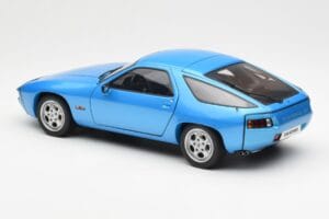 Porsche 928 Azul AUTOart 1:18 77901 Metal - imagem 7 de 8