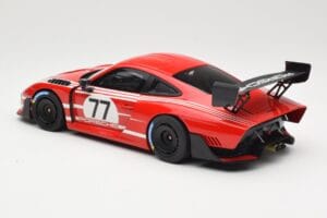 Porsche 935/19 Vermelho com Riscas Brancas Minichamps 1:18 155067577 Metal - imagem 5 de 6