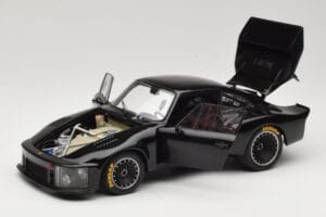 Porsche 935 Turbo Group 5 1976 Exoto 1:18 18101 Metal - imagem 2 de 8