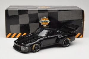 Porsche 935 Turbo Group 5 1976 Exoto 1:18 18101 Metal - imagem 8 de 8