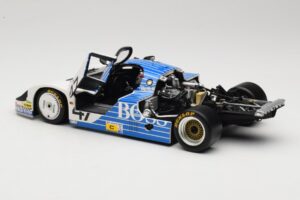 Porsche 956L #47 Hugo Boss V. Merl / H. Grohs / A. Plankenhorn 24 Hours of Le Mans 1984 Minichamps 1:18 183846947 Metal - imagem 5 de 8