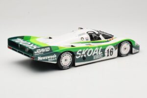 Porsche 956L #16 Skoal Bandit G. Edwards / D. Sears / M. Bleekemolen 24 Hours of Le Mans 1983 Minichamps 1:18 183836916 Metal - imagem 3 de 8