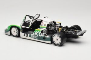 Porsche 956L #16 Skoal Bandit G. Edwards / D. Sears / M. Bleekemolen 24 Hours of Le Mans 1983 Minichamps 1:18 183836916 Metal - imagem 5 de 8