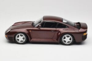 Porsche 959 Dark Red Metallic Minichamps 1:18 155066204 Metal - imagem 5 de 6